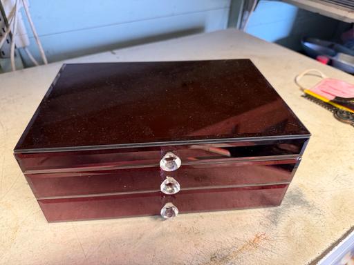  — Jewellery box In a glass finish