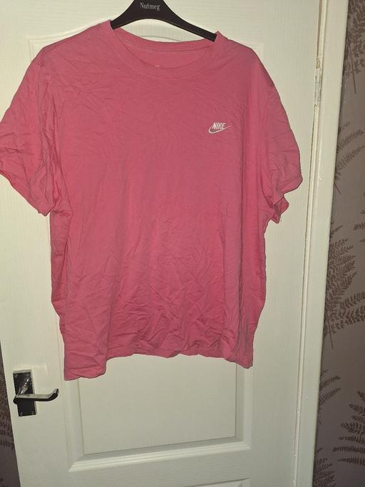  — pink Nike cub tshirt