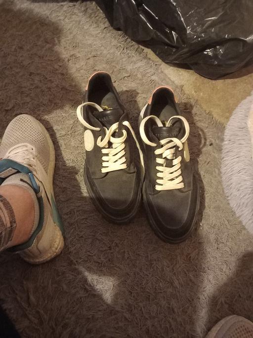  — trainers sz 7