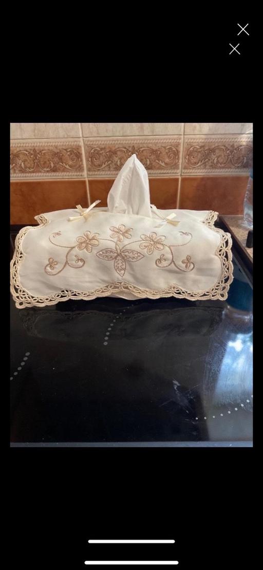  — Lace tissue box cover