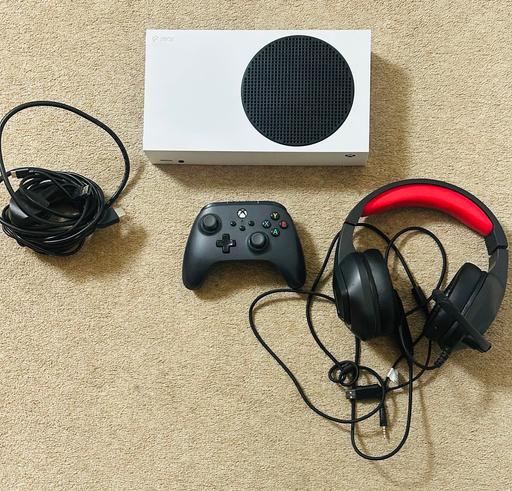  — XBox Series S - 512GB SSD - Headset