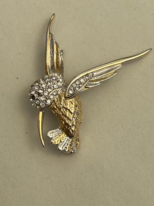  — Lovely bird brooch