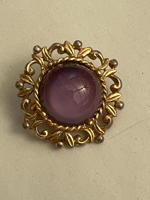  — Lovely vintage brooch