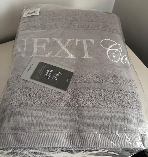  — Bath towels