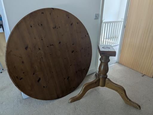  — Round Dining Table