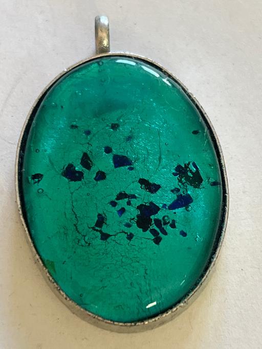  — Large pendant