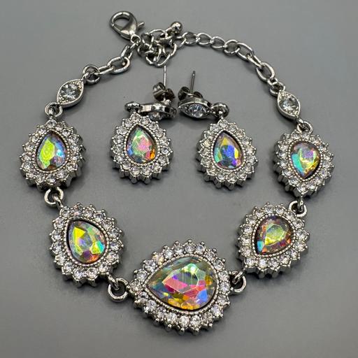 — Pretty Bracelet & Earrings