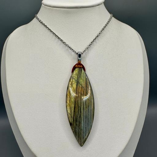  — Beautiful Labradorite Pendant Necklace