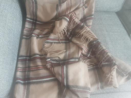  — wide plaid scarf soft