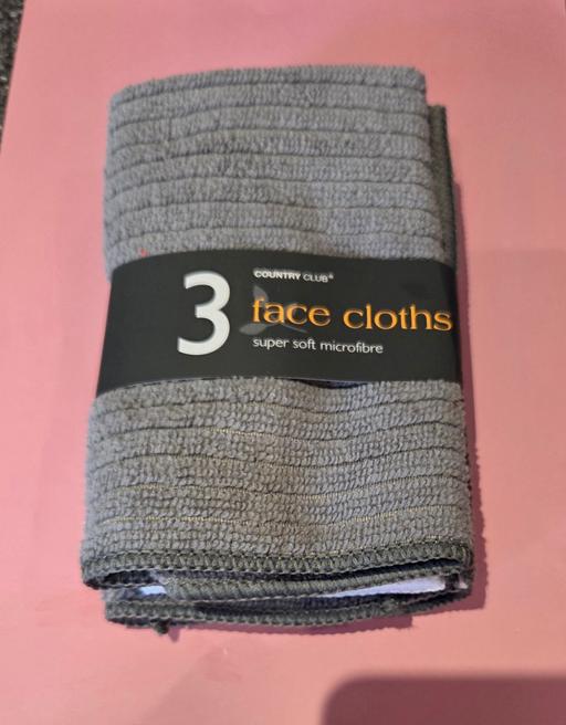  — 3 X MICROFIBRE FACE WASH CLOTHES