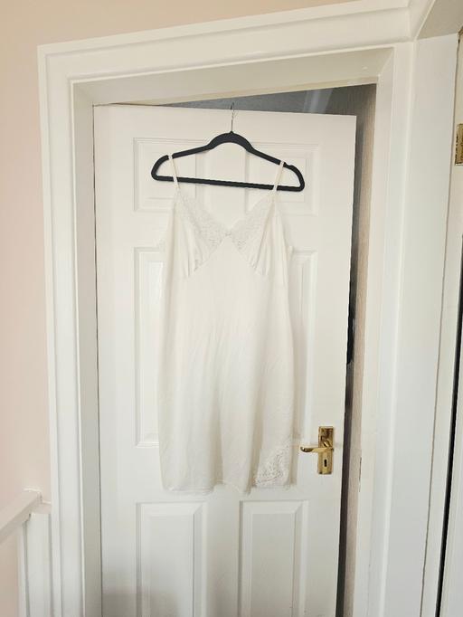  — Full style underskirt, size 16.