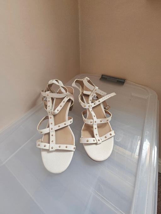  — White sandals, size 7..NEW with £29.99 tag