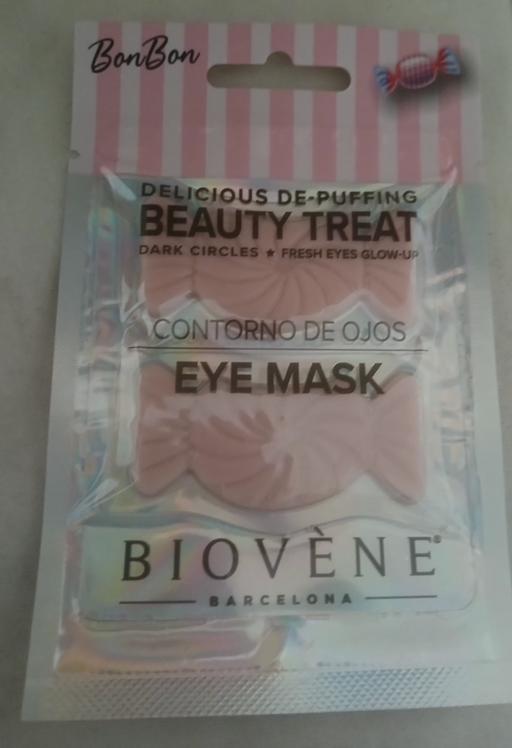  — Eye mask )