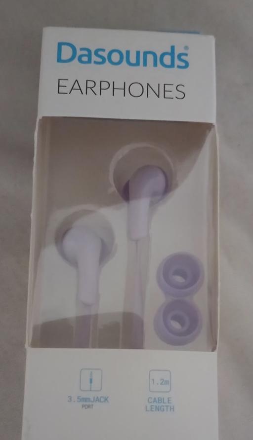  — Earphones)