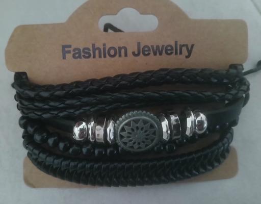  — Mens bracelets)