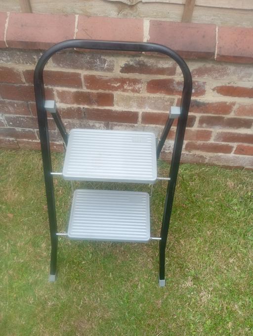  — step  ladder
