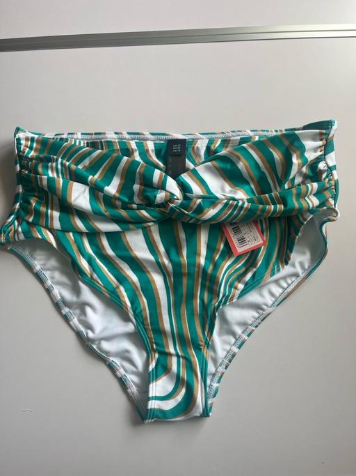  — Magisculpt size 22 Bikini bottoms