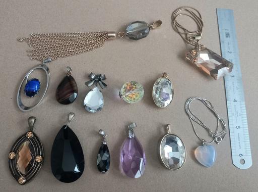  — Collection of crystal pendants