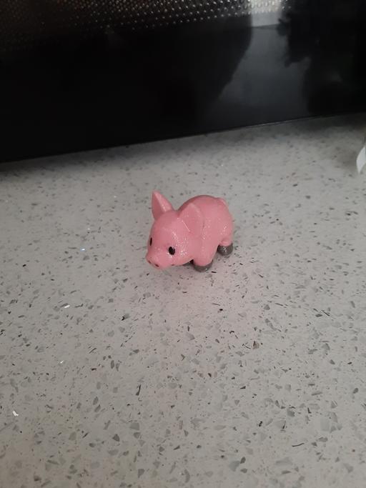 — glitterpig