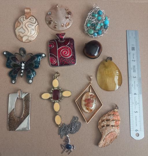  — Collection of large statement pendants