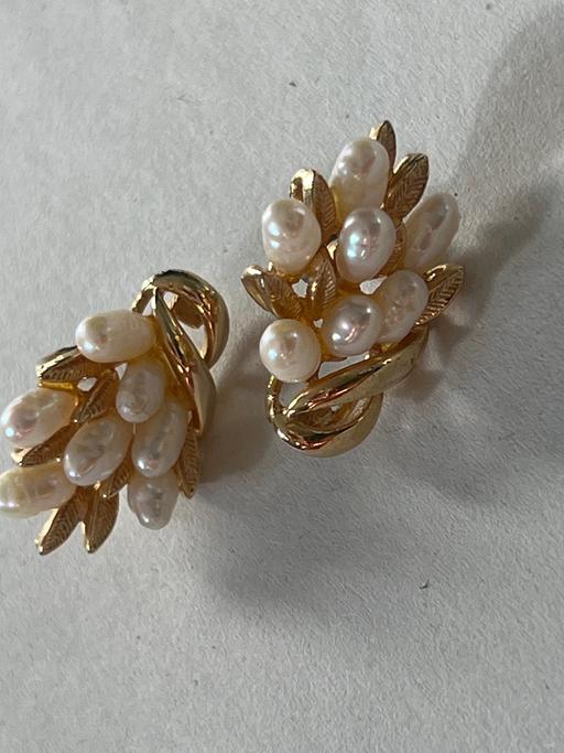  — Vintage rice pearl earrings pierced