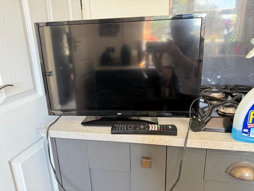  — 22inch bush tv with remote