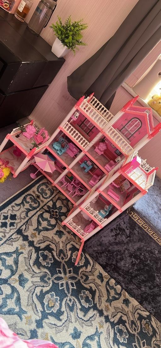  — Doll house for girls