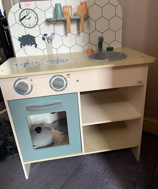 — Kitchen set