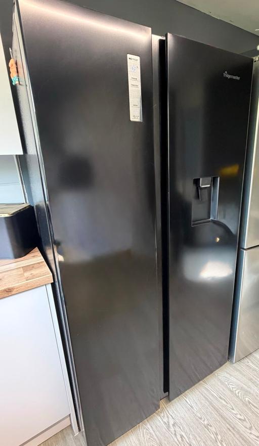  — Black American fridge freezer