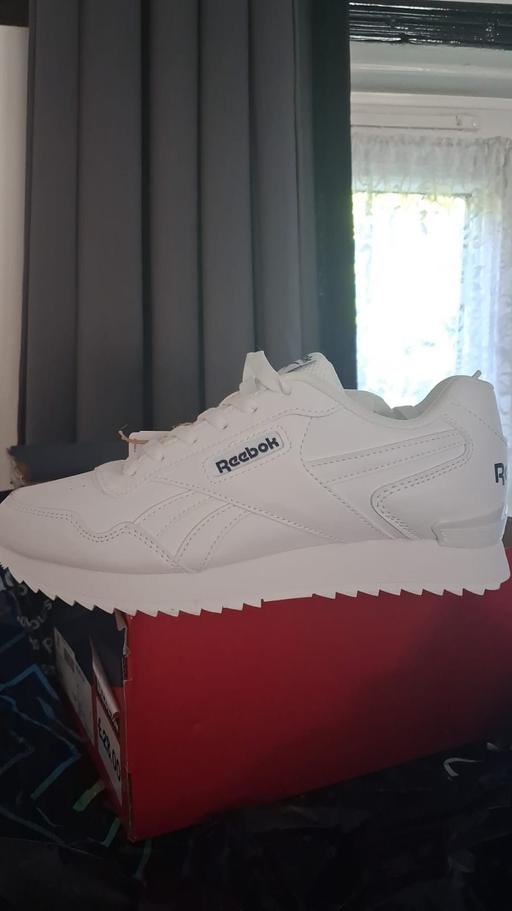 — reebok kids/adults trainers size 5