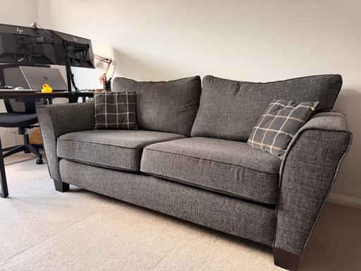  — 3 Seater Sofa, clean, pet-free, smoke-free