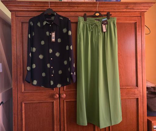  — M&S WIDE LEGGED TROUSERS & BLOUSE (Size 14)