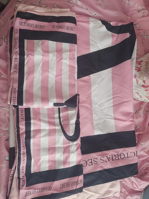  — victoria secrets bedding