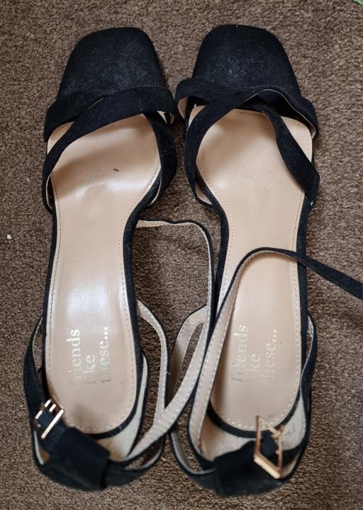  — Ladies sandal