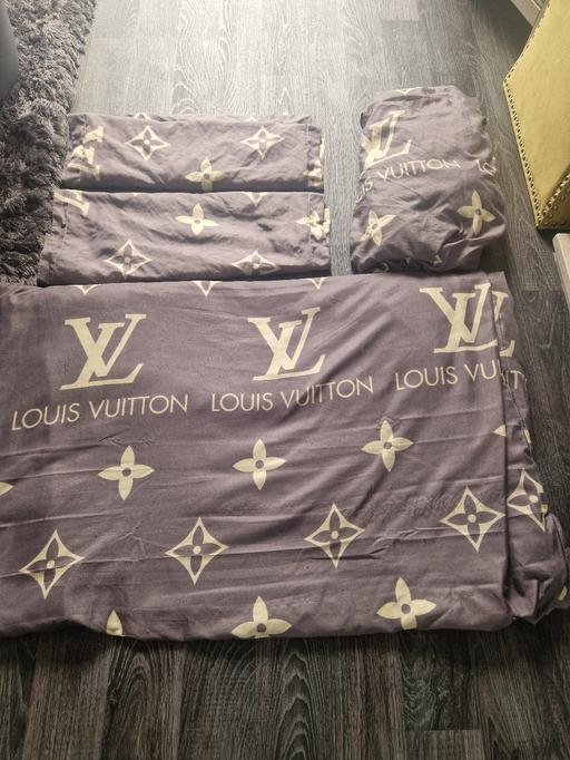  — LV quilt cover, fitted sheet, pillow cases