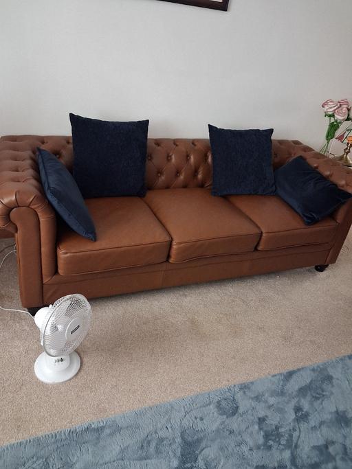  — CHESTERFIELD 3 SEATER SETTEE