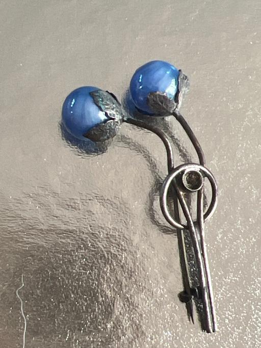 — Vintage brooch