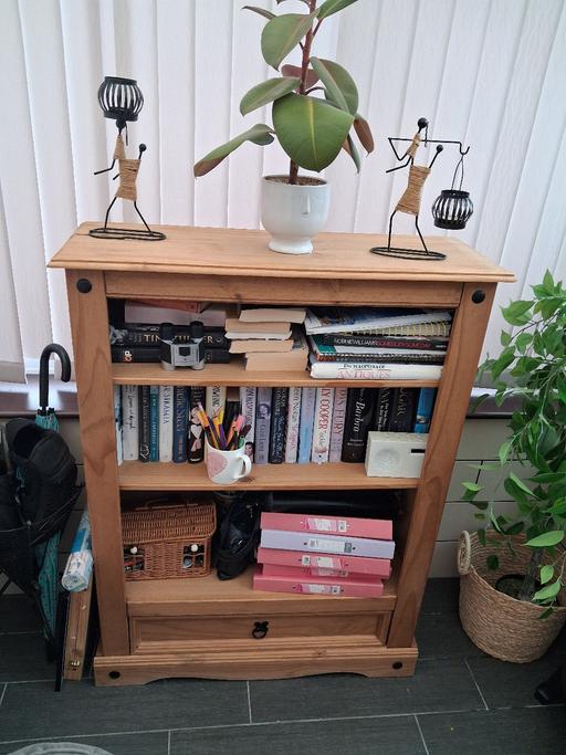  — PINE BOOKCASE &  COFFEE TABLE40