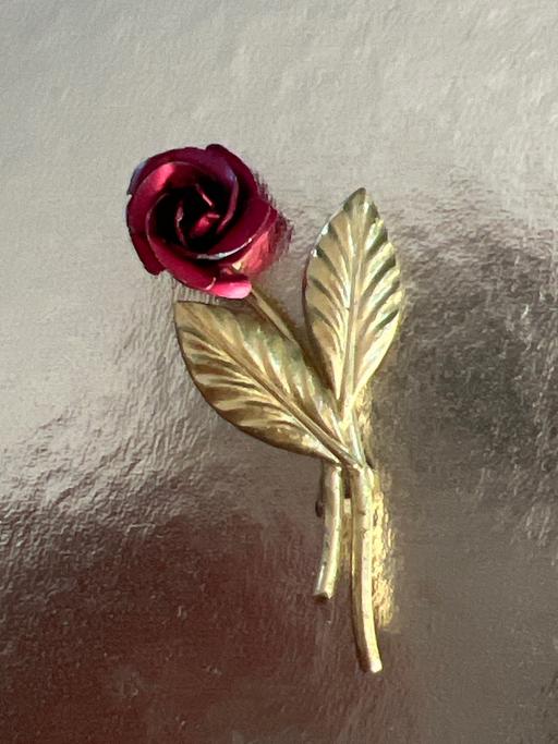  — Vintage brooch
