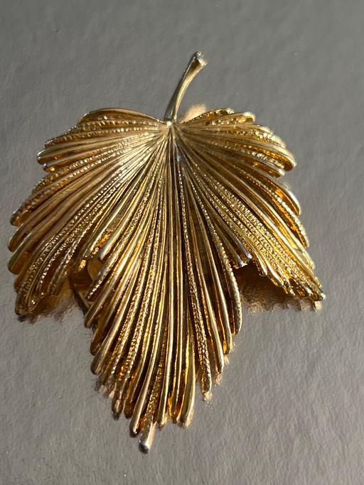  — Vintage scarf clip