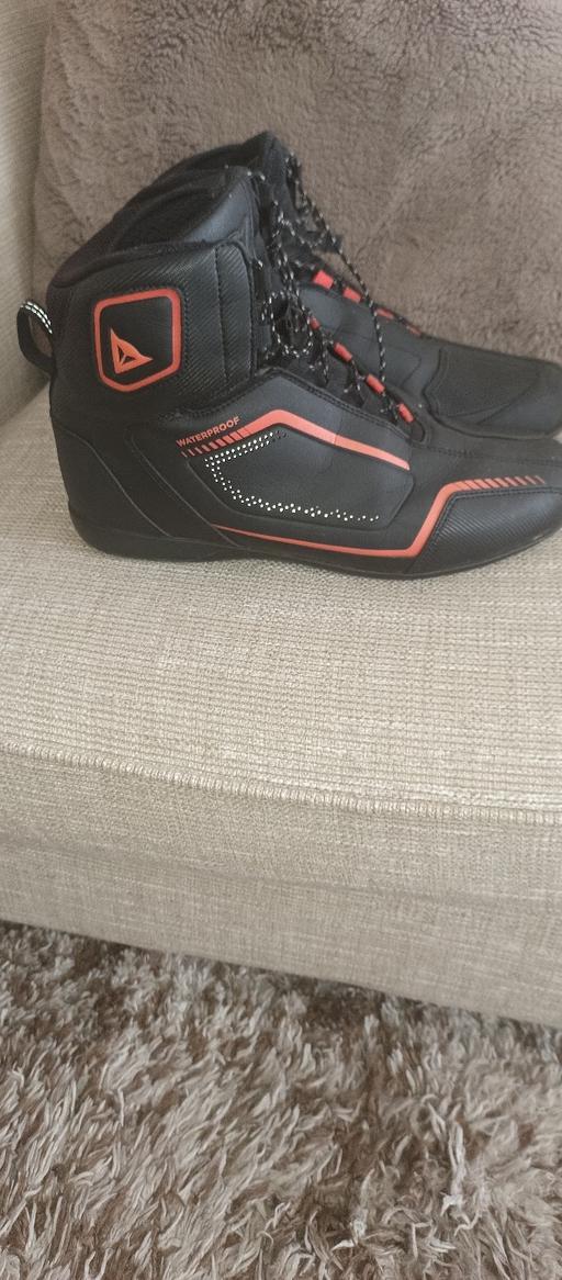  — size 9 dianese motorbike boots