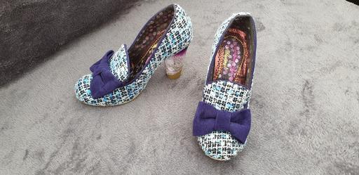  — multi huge ladies shoe