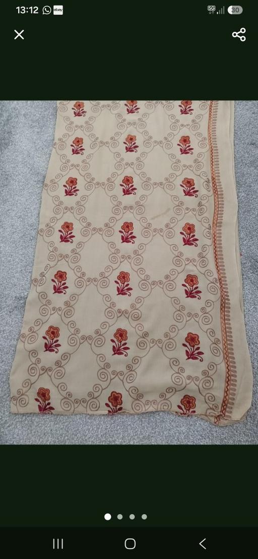 — BRAND NEW SCARF