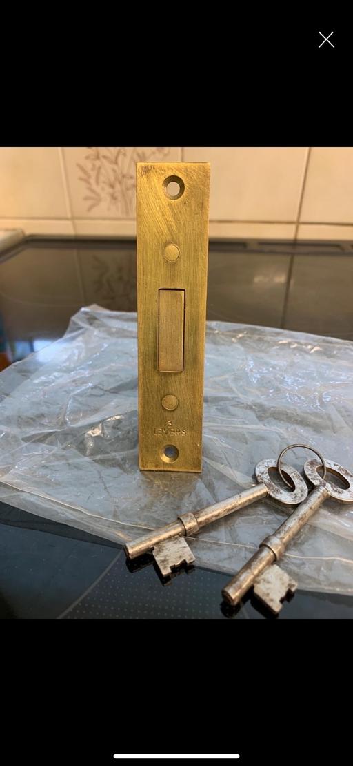  — Door lock with keys