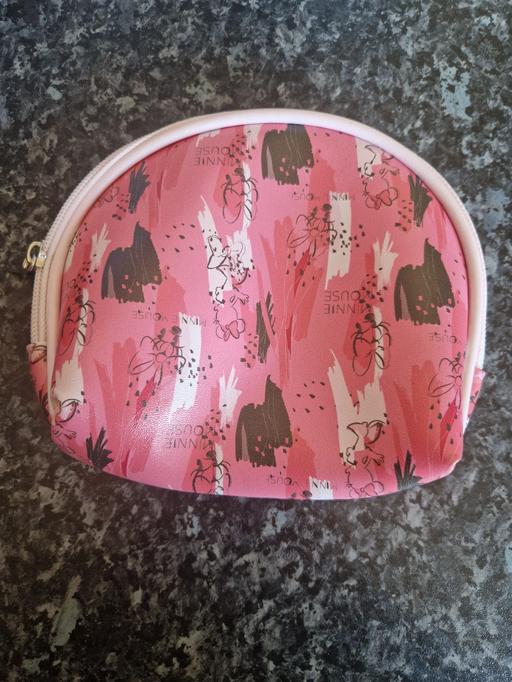  — brand new minnie mouse make up bag