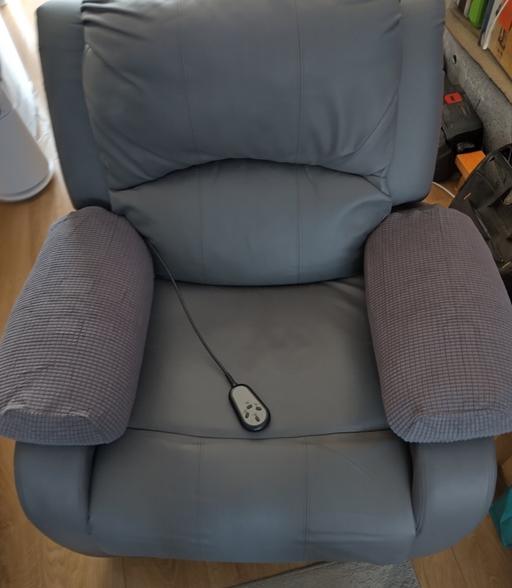  — Electric Riser Recliner Armchair