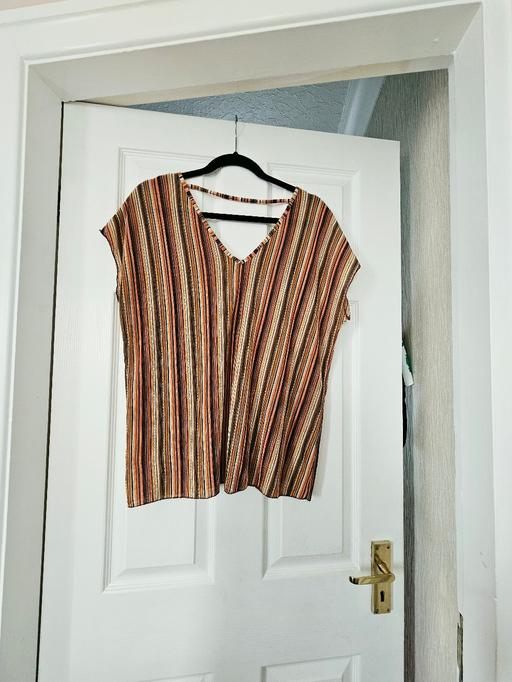  — Summer top, size 18..like new.