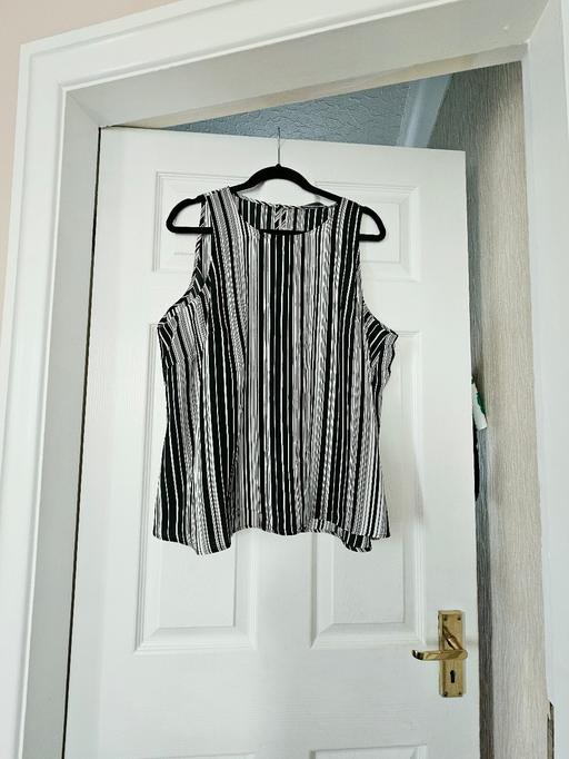  — Summer top, size 20..like new