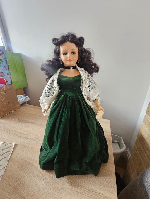  — Gorgeous Scarlet O'hara porcelain doll