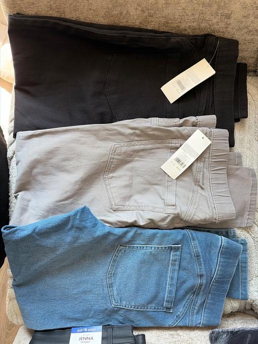  — Women’s trousers size 16